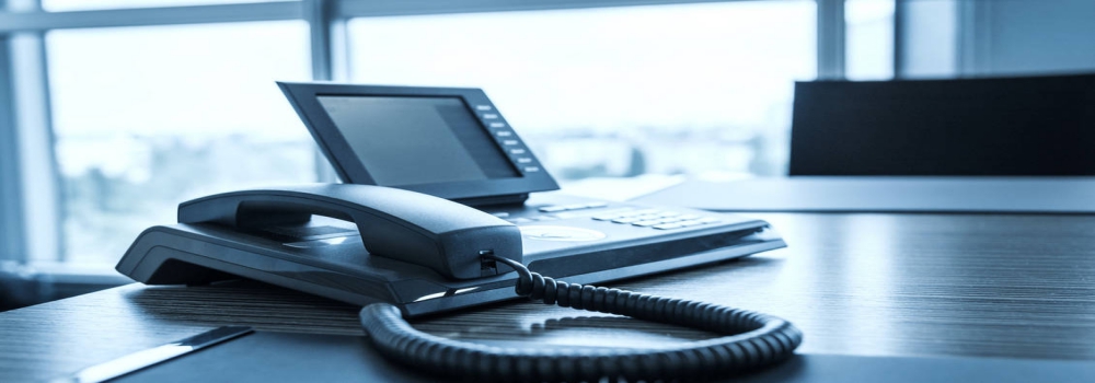 Make a worldwide connection through VOIP phone services